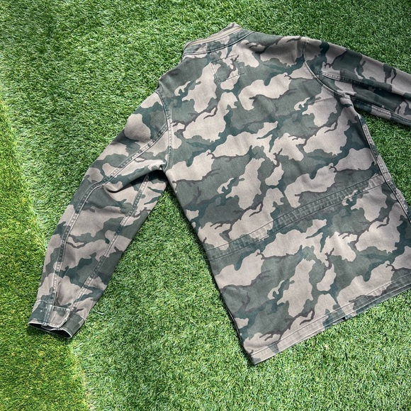 Levi’s Camo Jacket with hoodie - Picture 9 of 12